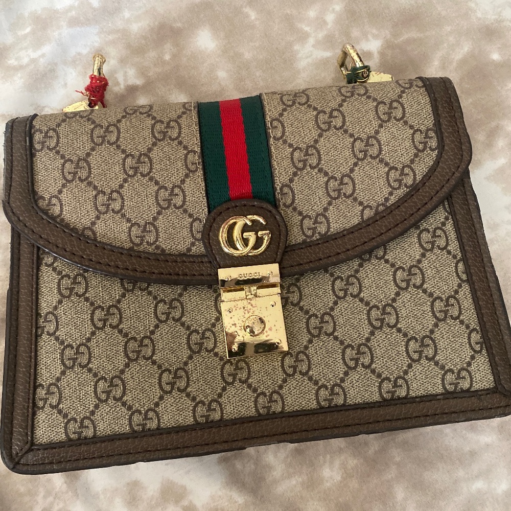 Gucci shoulder purse